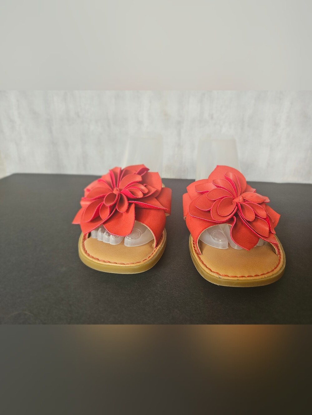 ​b.o.c. Born Concept Women's Red Floral Slide Sandals Size 7 M Faux Leather - Picture 2 of 16